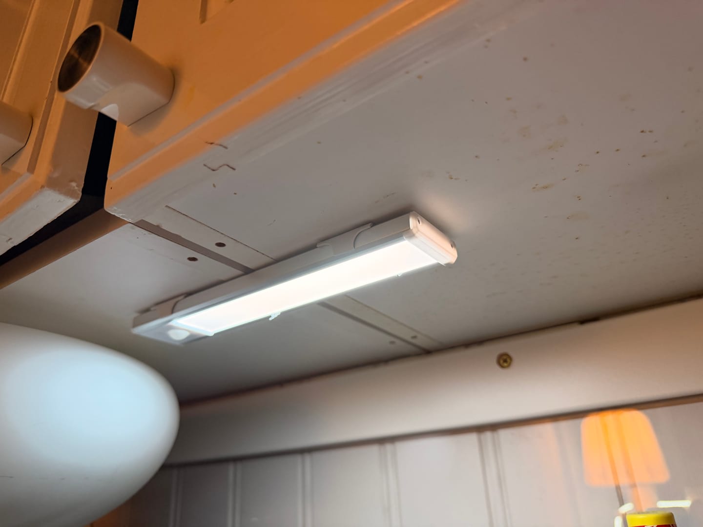 Customer photo review of GlowLine - Energisnålt ljus som tänds bara när du behöver det