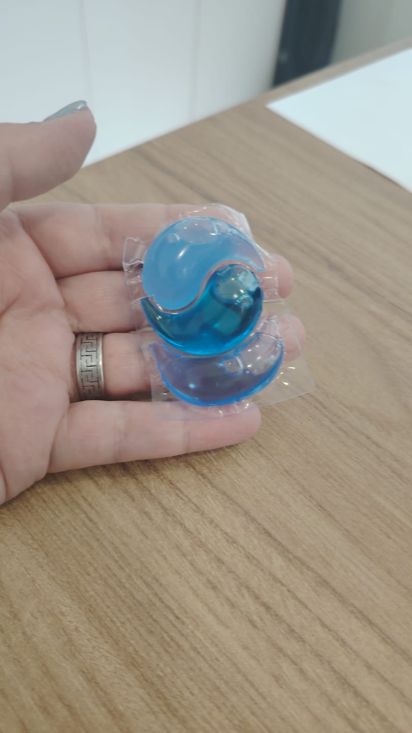 Customer photo review of Capsulas Tuki Ecológicas ♻️ 2en1 con Jabón y Suavizante