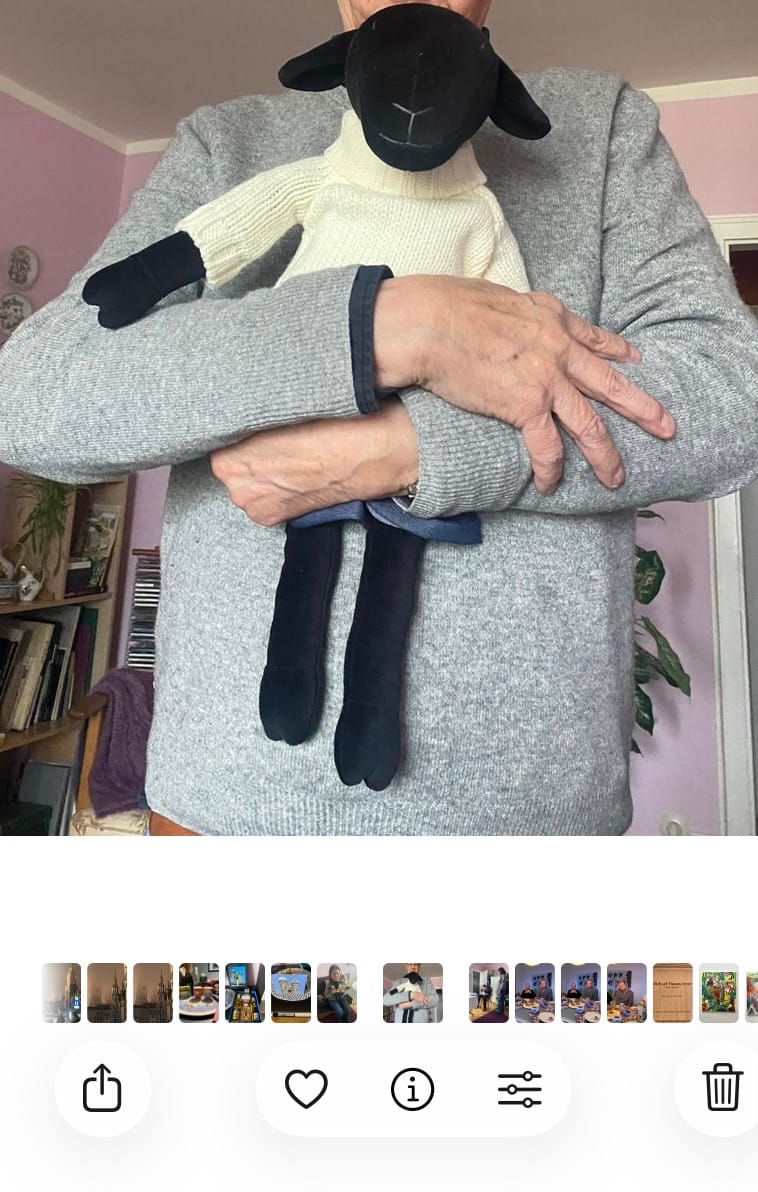 Customer photo review of MAIA LA BREBIS - L