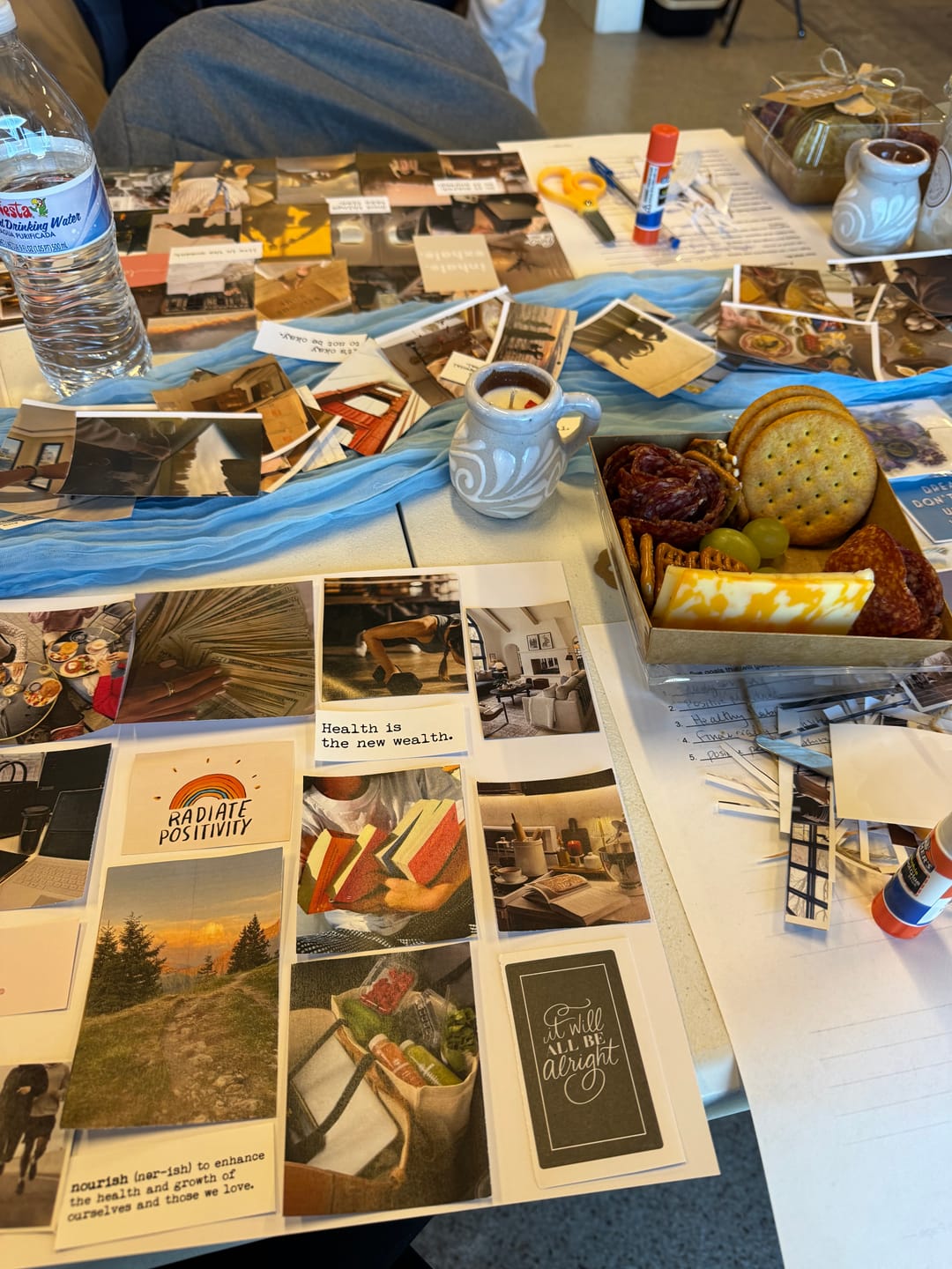 Customer photo review of Sueños y Sol: A Vision Board Gathering 🩵