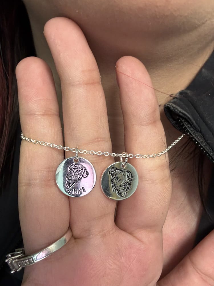 Customer photo review of Personalizovaný náhrdelník se jménem a tváří domácího mazlíčka