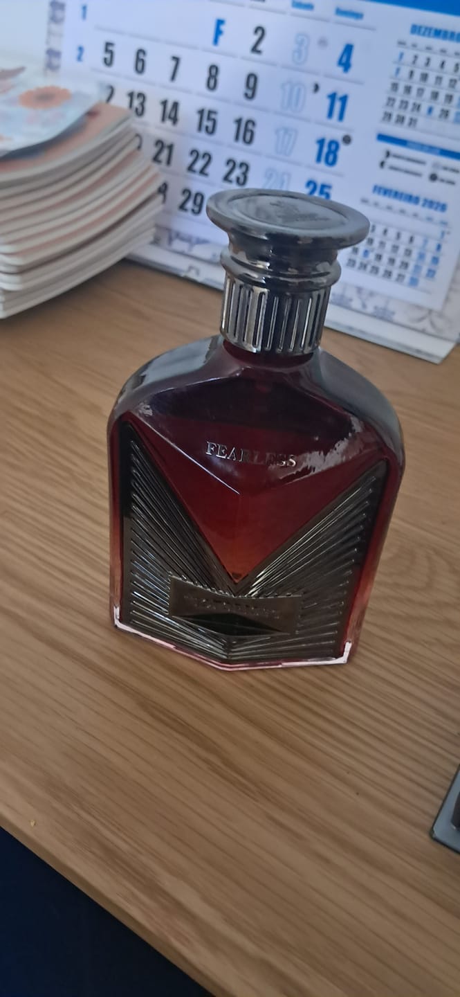 Customer photo review of PERFUME VICTORIOSO FEARLESS MAISON ALHAMBRA - 100ML