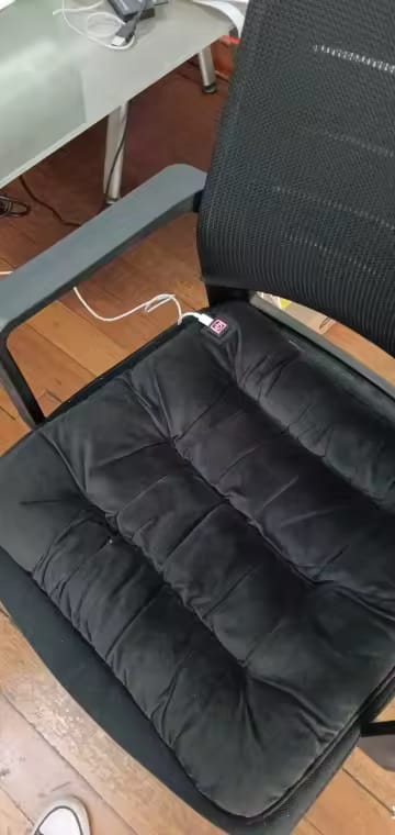 Customer photo review of USB Electric Heating Cushion 18" – Heated Pad for Chair, Car & Pets