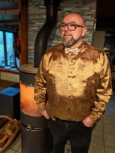 Customer photo review of Chemise homme kaki à manches longues en satin brillant et jacquard floral