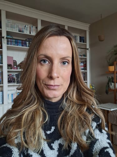 Customer photo review of Burnt Honey // Illusion Lace Topper