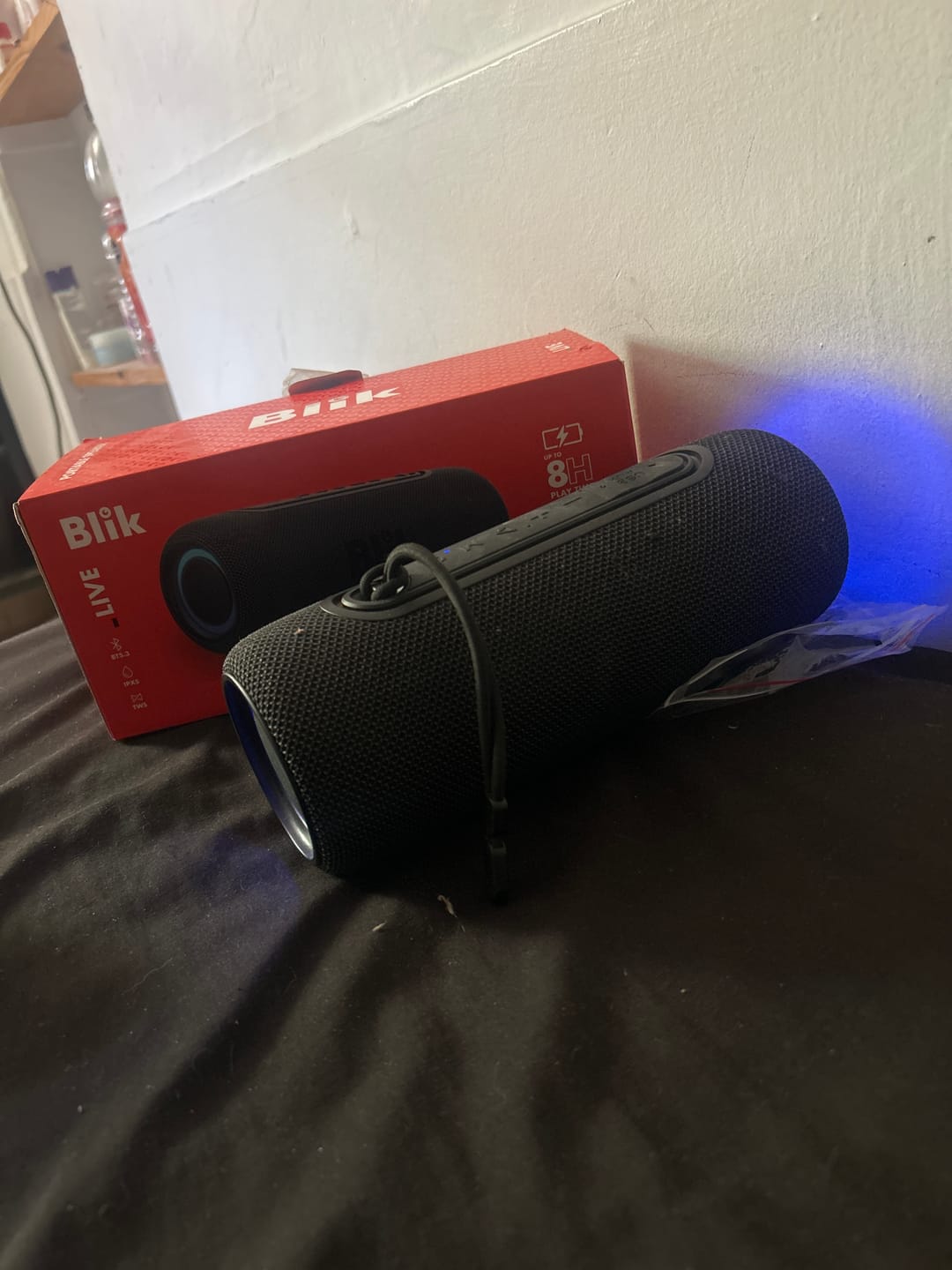 Customer photo review of Parlante Bluetooth Portátil Blik Live Negro 10W IPX5 8 Hrs