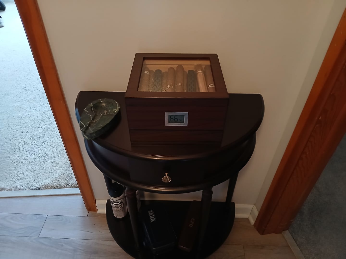 Customer photo review of Renzo Glass Top Cigar Humidor | Holds 60 Cigars