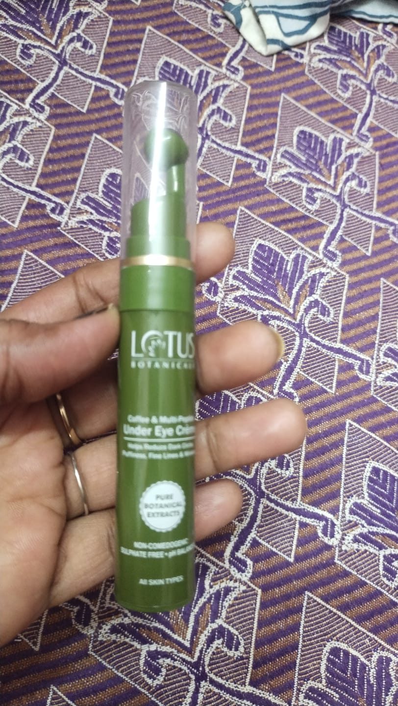 Customer photo review of Coffee and Multi-Peptide Under Eye Crème with Vitamin E