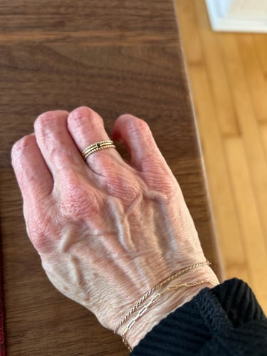 Customer photo review of 10k Torsade Ring