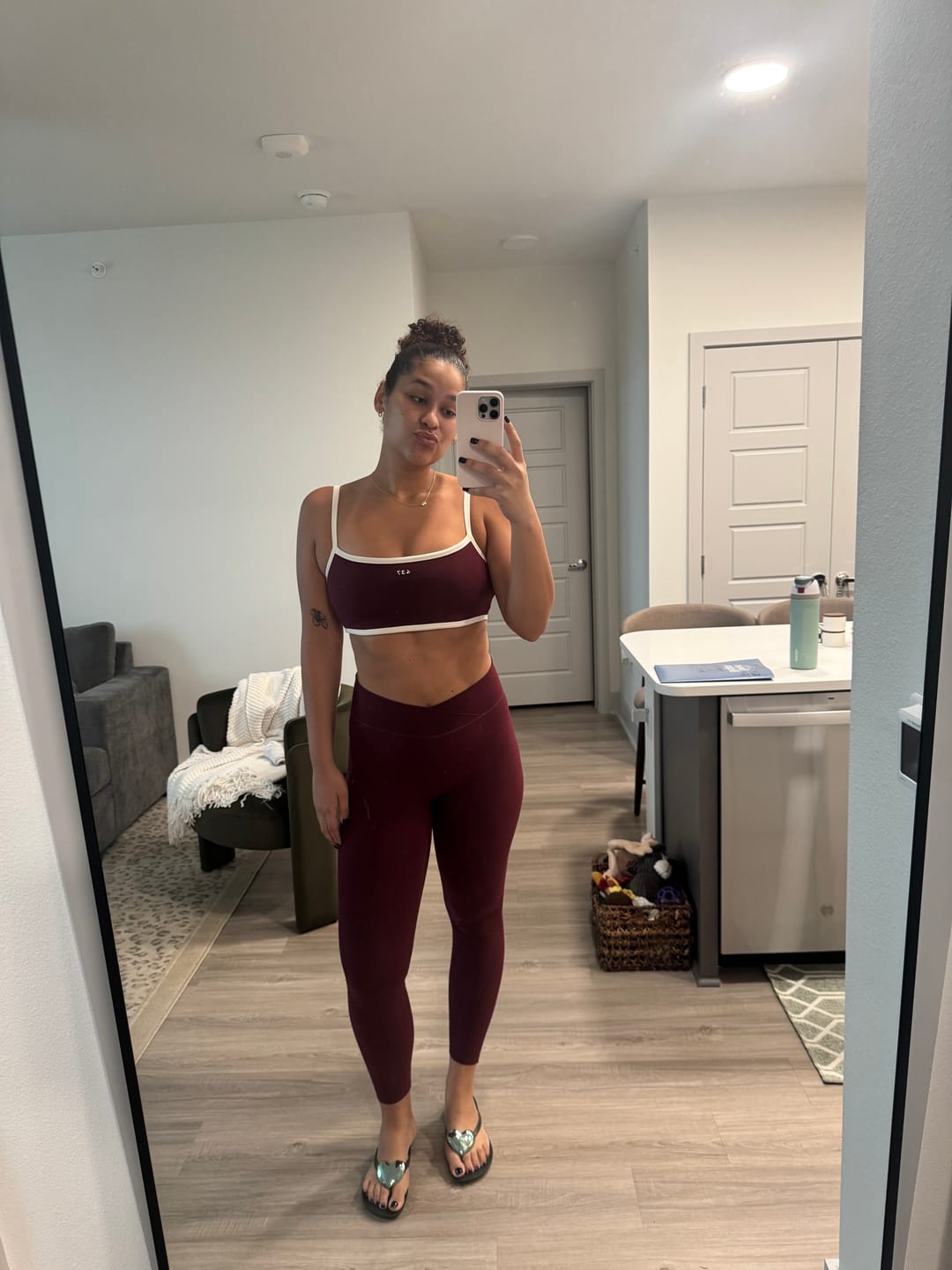 Customer photo review of The V Legging / Black-Cherry