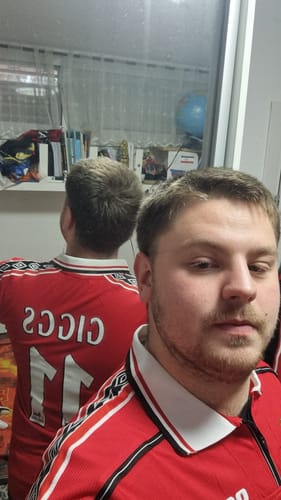 Customer photo review of חולצת כדורגל יוניטד ארוכה 1999 רטרו