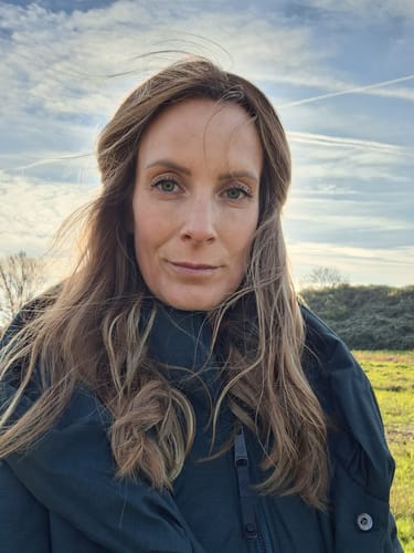 Customer photo review of Burnt Honey // Illusion Lace Topper