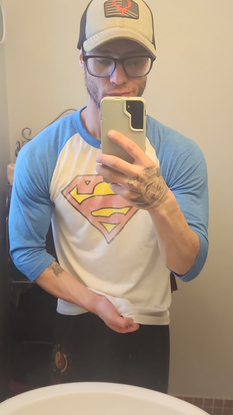 Customer photo review of 8072 - Superman 3/4 Raglan Shirts