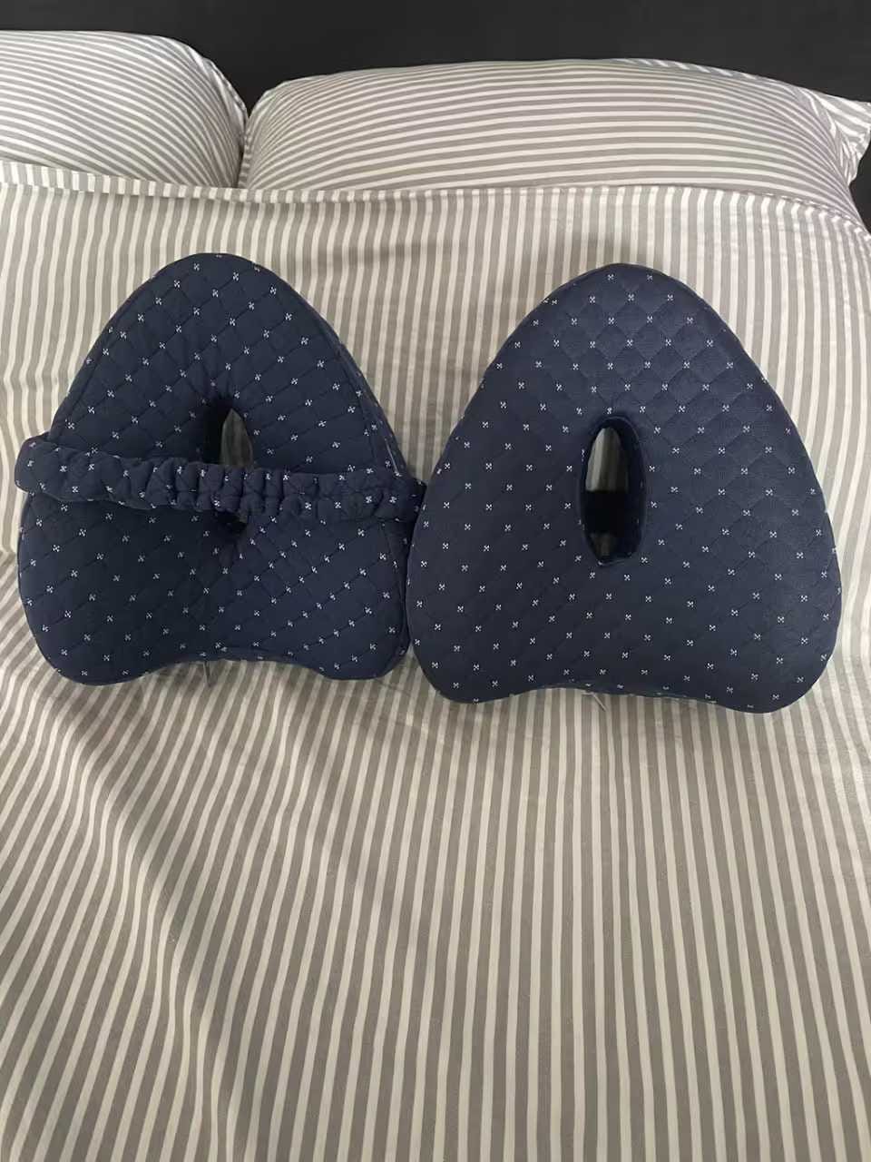 Customer photo review of OrthoFlex™ - Coussin de genoux orthopédique