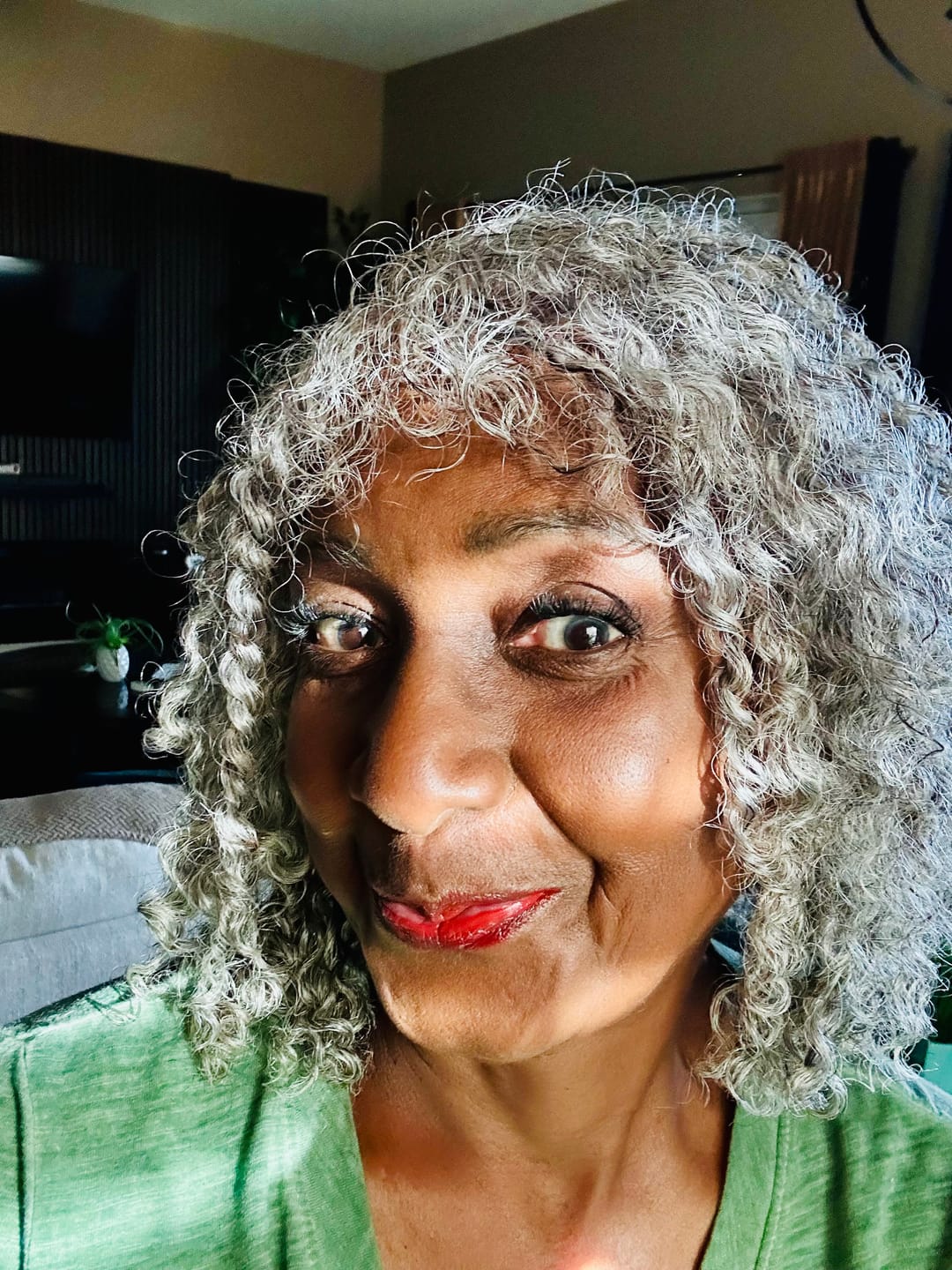 Customer photo review of Luvwin 5x5 Jerry Curly Salt And Pepper Glueless Gray Color Pre-Cut Lace Fluffy Bob Wig 100% Real Human Hair
