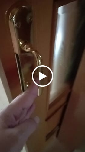 Customer video review of Manillón con placa ovalada y asa ancha en acabado pulido brillo modelo 6504 para puertas