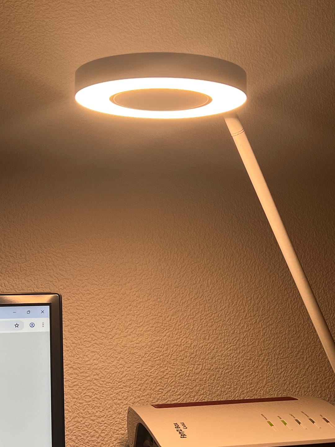 Customer photo review of LEDVANCE Wifi SUN@HOME PANAN DESK LED Büroleuchte Tischleuchte 14W / 2200-5000K B-Ware