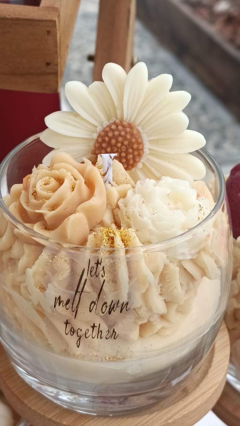 Customer photo review of Colorante líquido para velas MARFIL