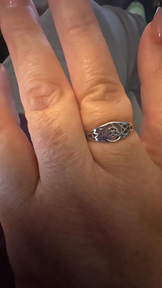 Customer photo review of Titanium Steel Celtic Knot Hollow Ring (Retro Ethnic Style)