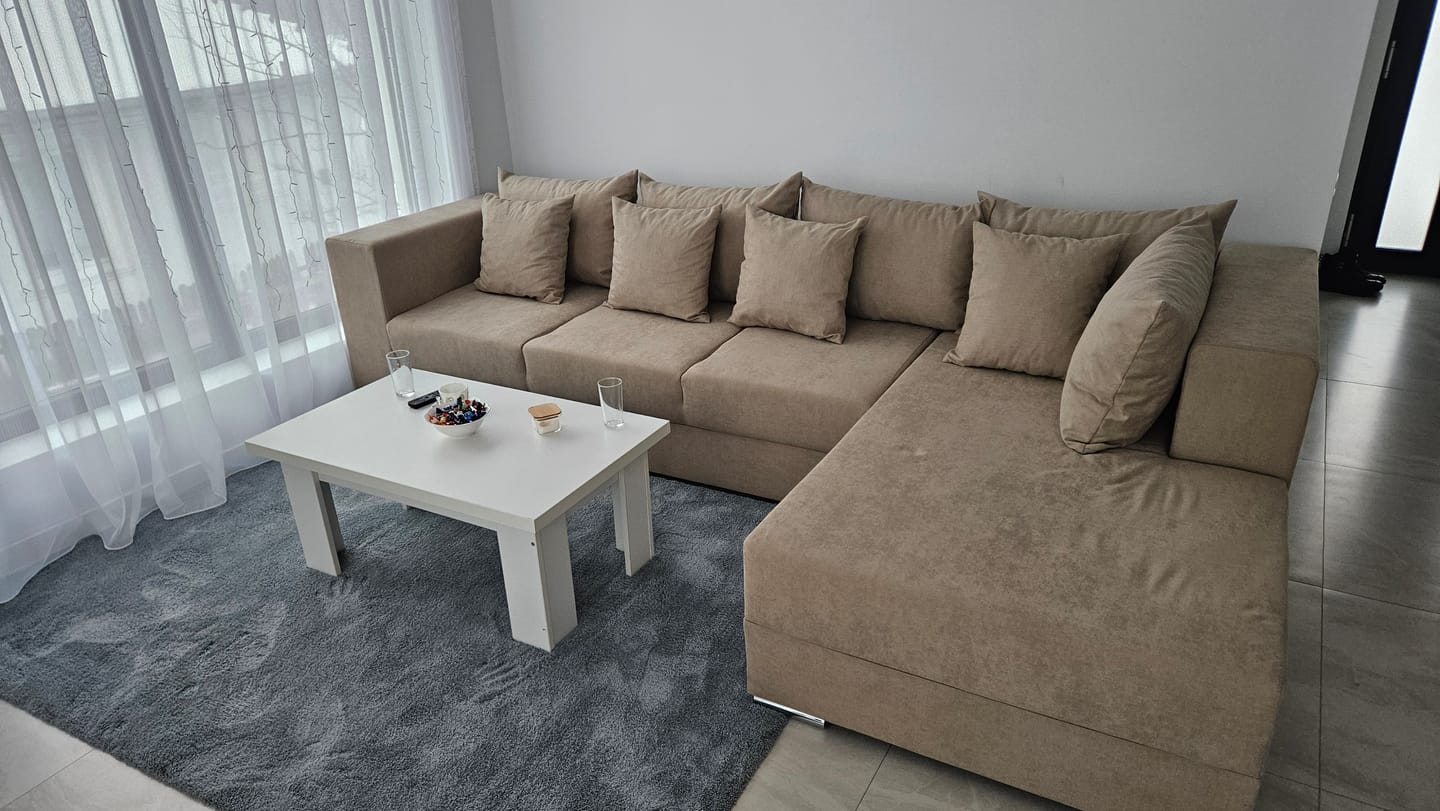 Customer photo review of Colțar extensibil dumonde cu ladă de depozitare si sezut confortabil din spuma HR, Gloria Enjoy Camel II 320x183 cm