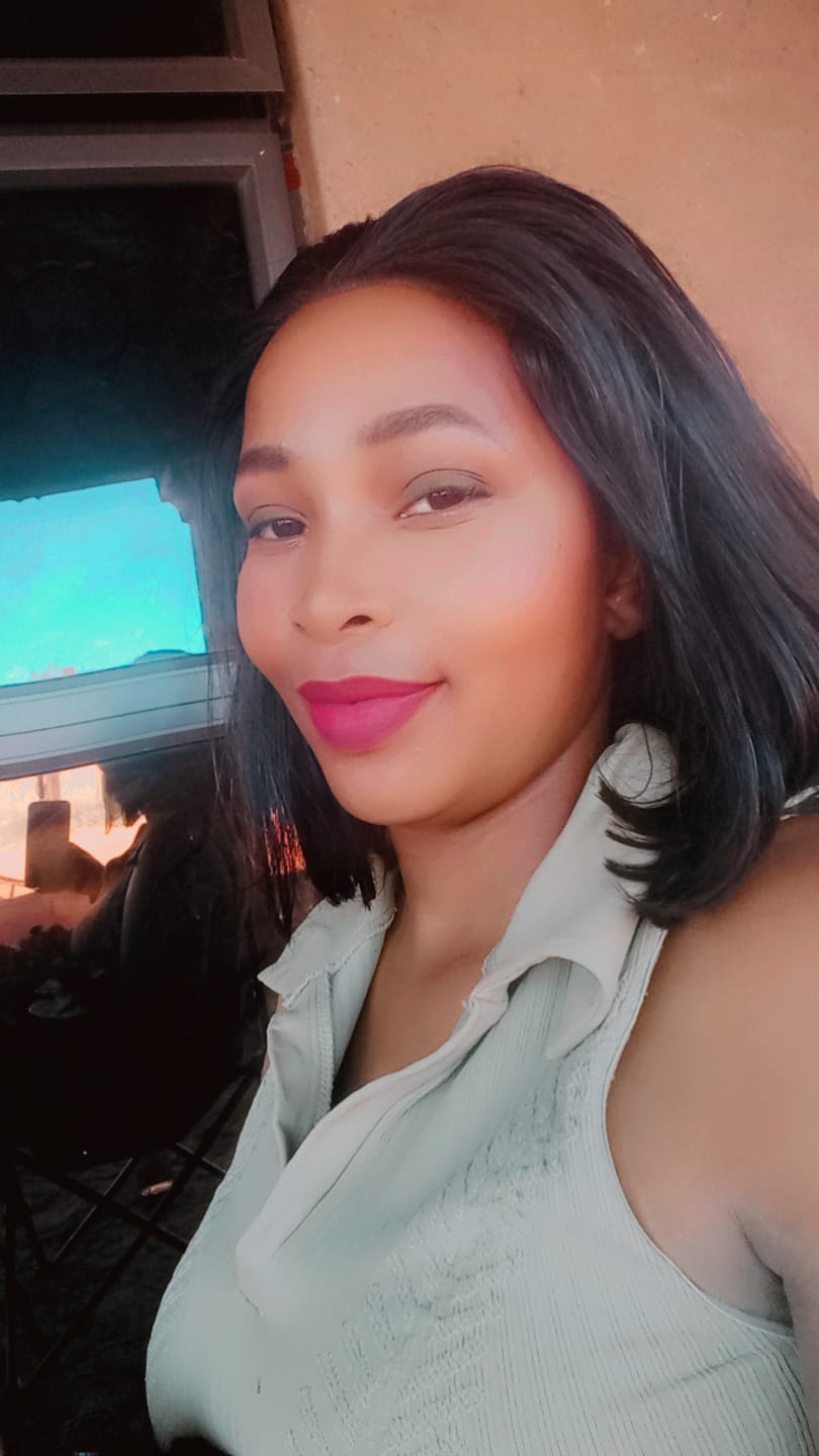 Customer photo review of Double Drawn Glue-less Pre- Bleached Bob 8 Inch - 14 Inch With 5 X 5 Closure