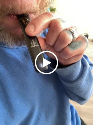 Customer video review of 6 pc 2 Batteries 4 Pods 2 Grams Alpha THC Starter Package Vaping System