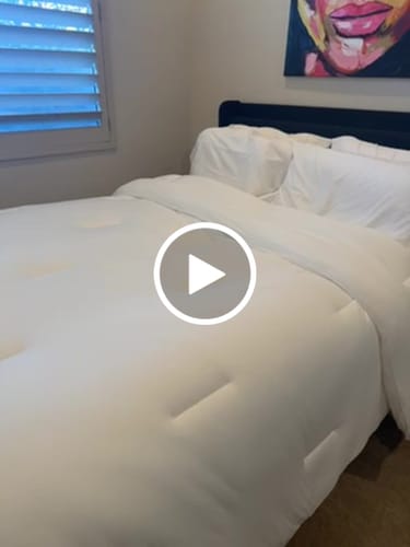 Customer video review of MarshMellow Comforter
