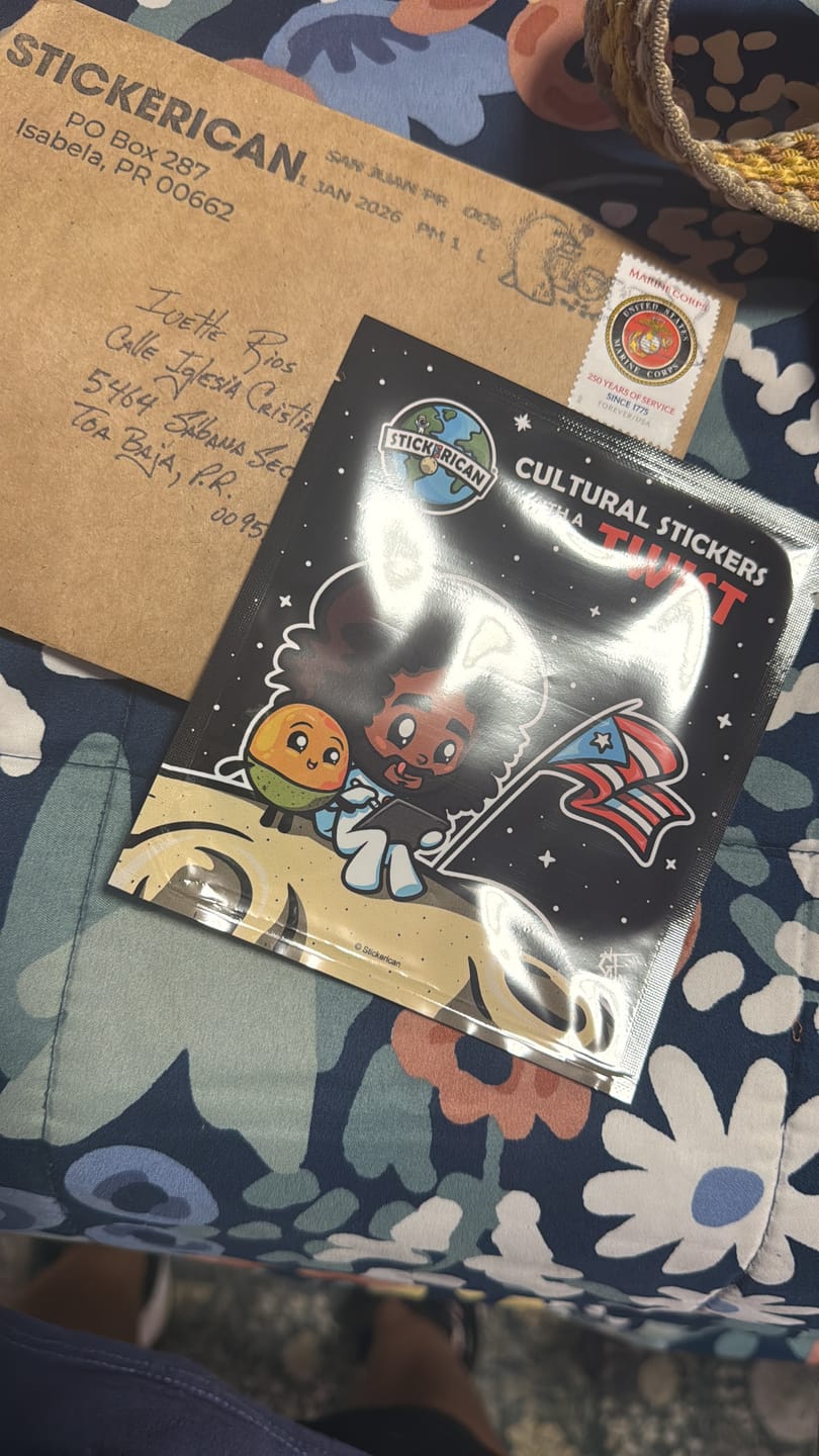 Customer photo review of Pa’ Eso Trabajo - Sticker para Tarjeta de Crédito
