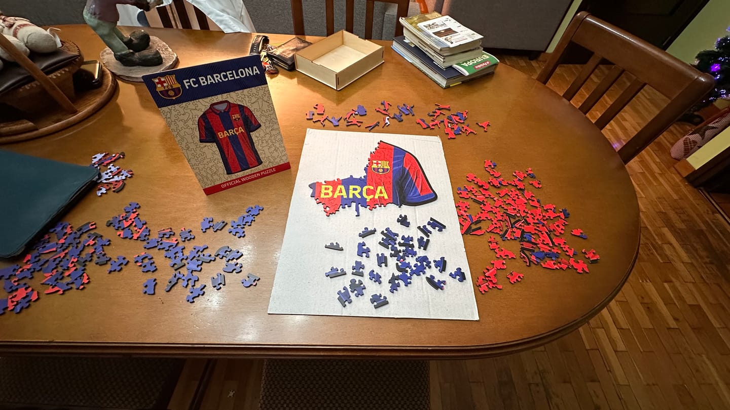 Customer photo review of FC Barcelona® Logo - Puzzle de Madera