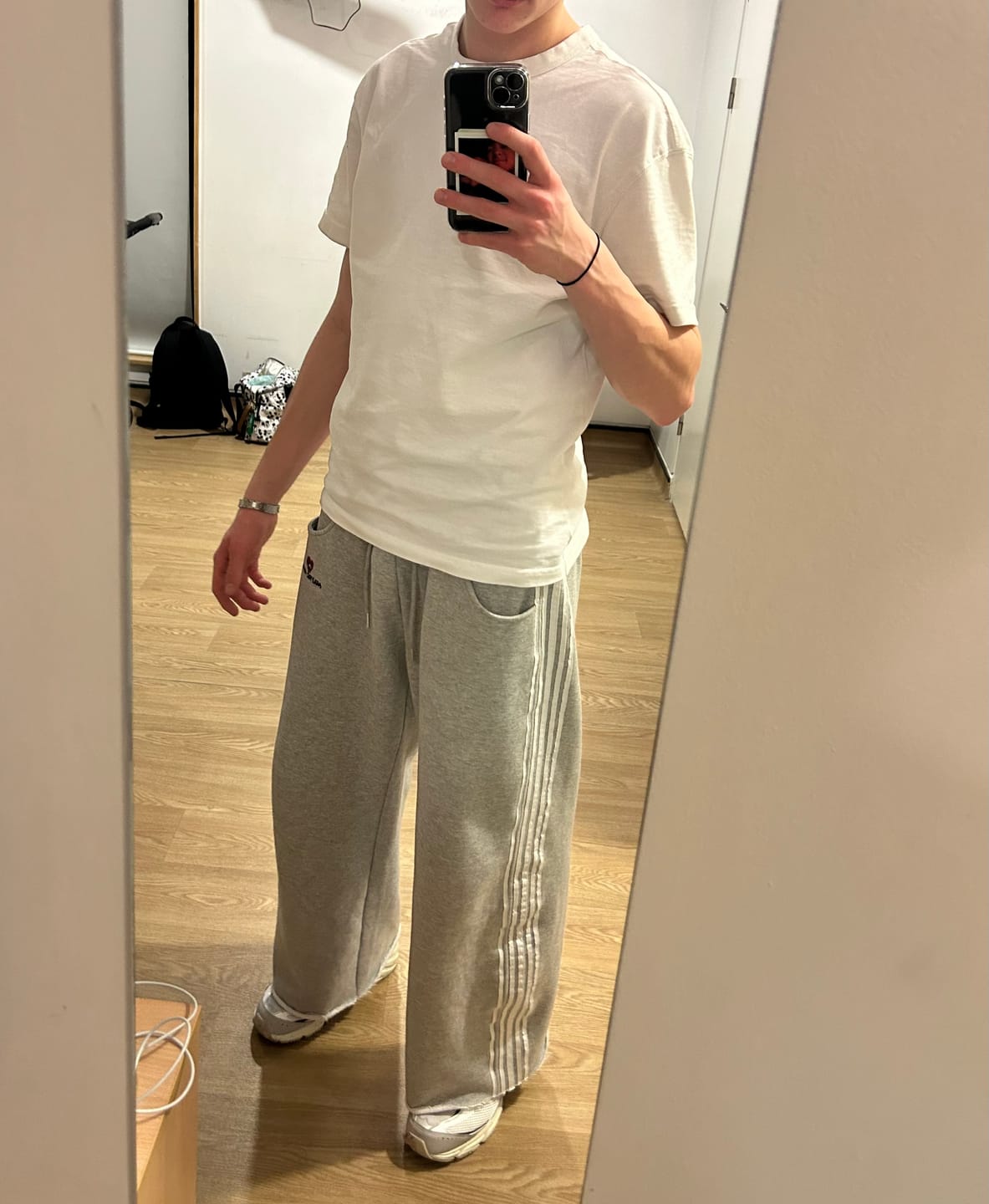 Customer photo review of Aelfric Eden Double Waist Baggy Sweatpants