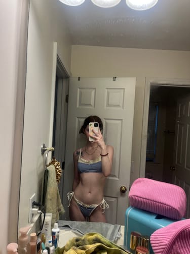 Customer photo review of Seamolly Vintage Gingham Spliced Ruched Ruffles Trim Bowknot Decor Tie Side Bikini Set