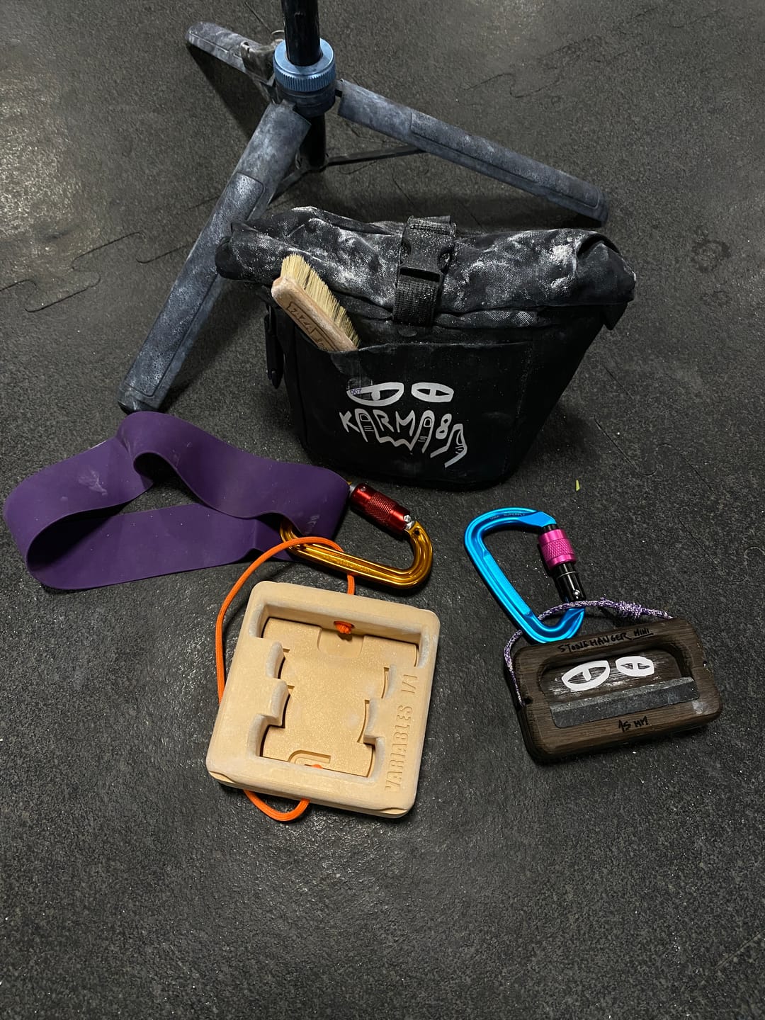 Customer photo review of Stone Hanger Mini x KARMA8A