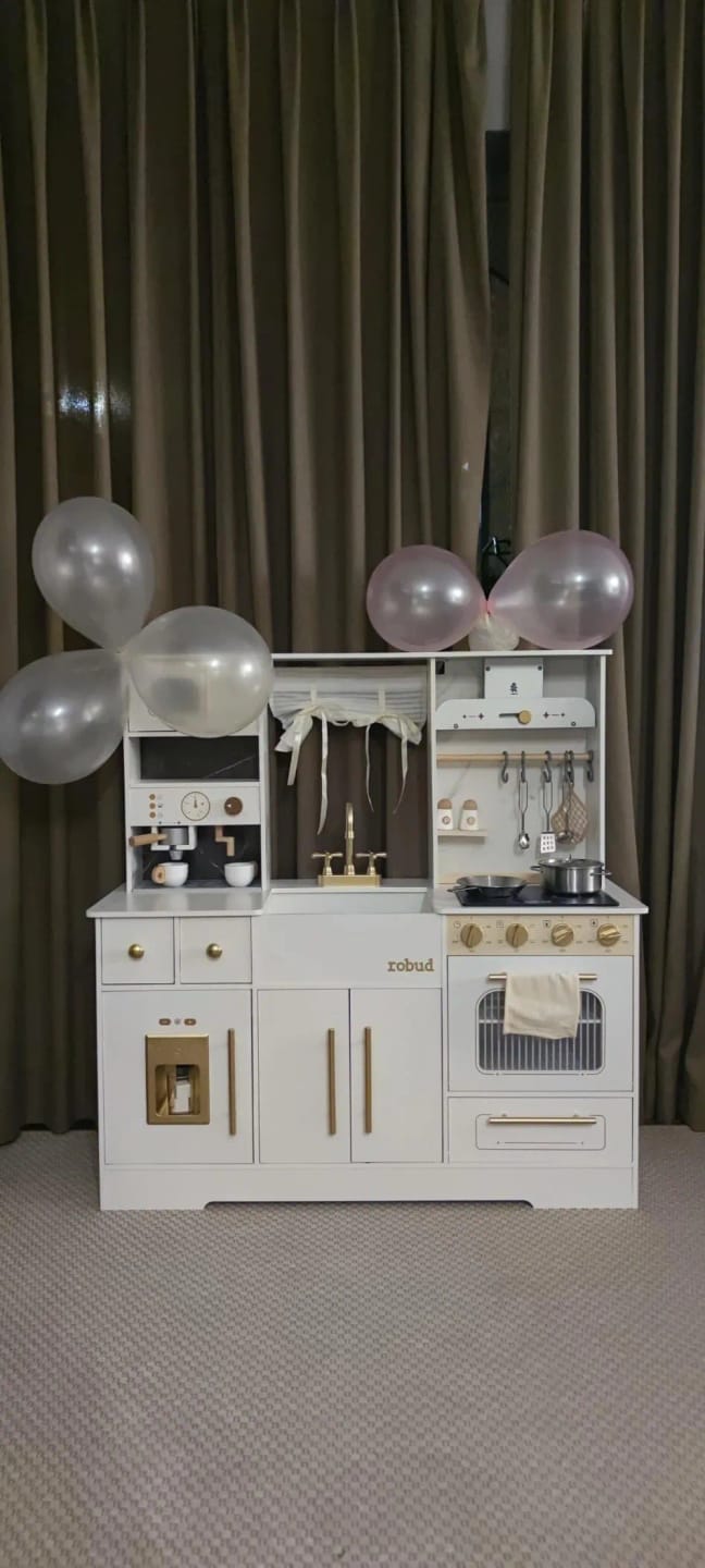 Customer photo review of Tiny Chef XL - Wooden Play Kitchen