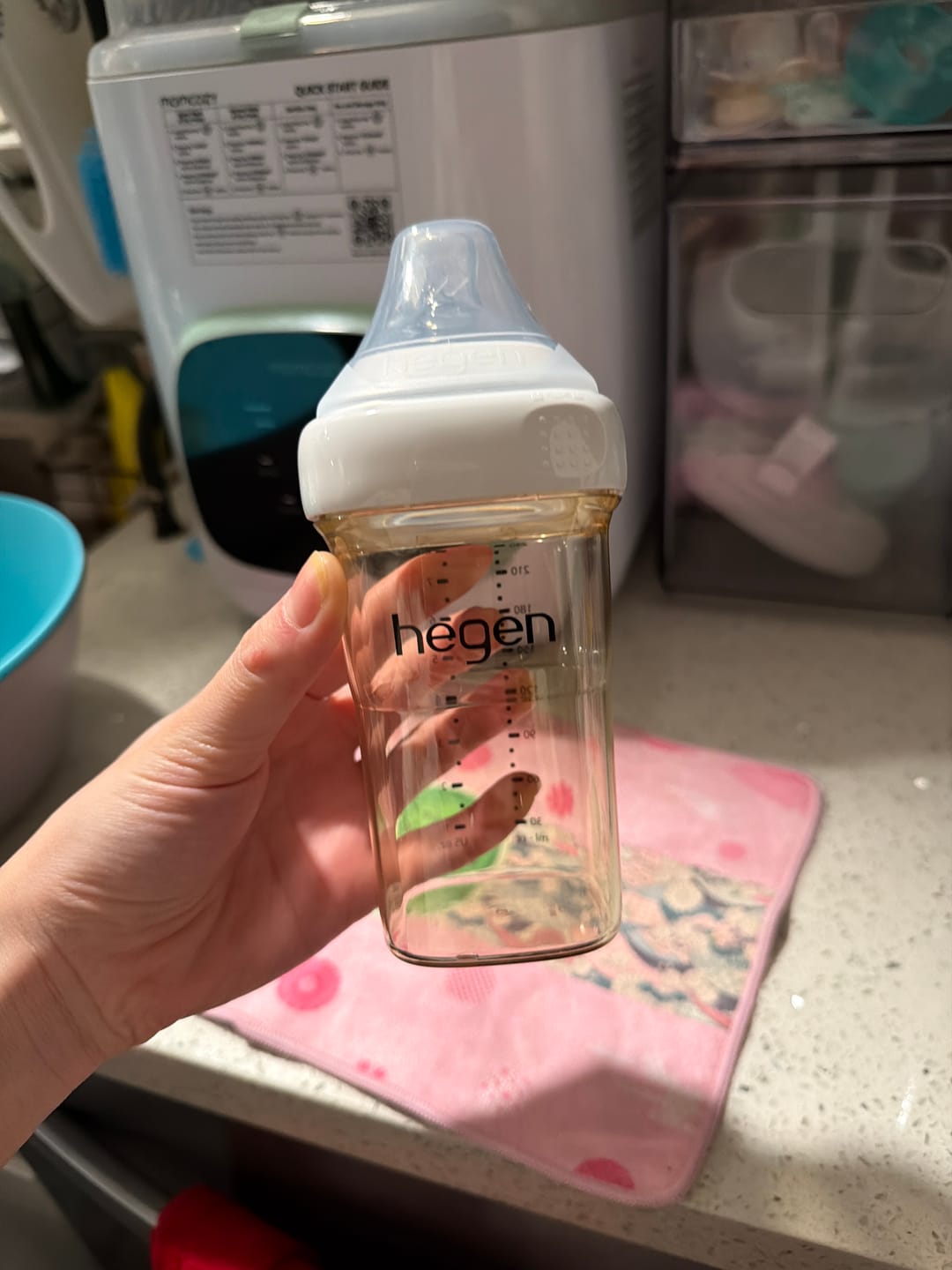 Customer photo review of Hegen PCTO™ 240ml/8oz Feeding Bottle PPSU, 2-Pack with 2 x Medium Flow Nipple (3 to 6 months)