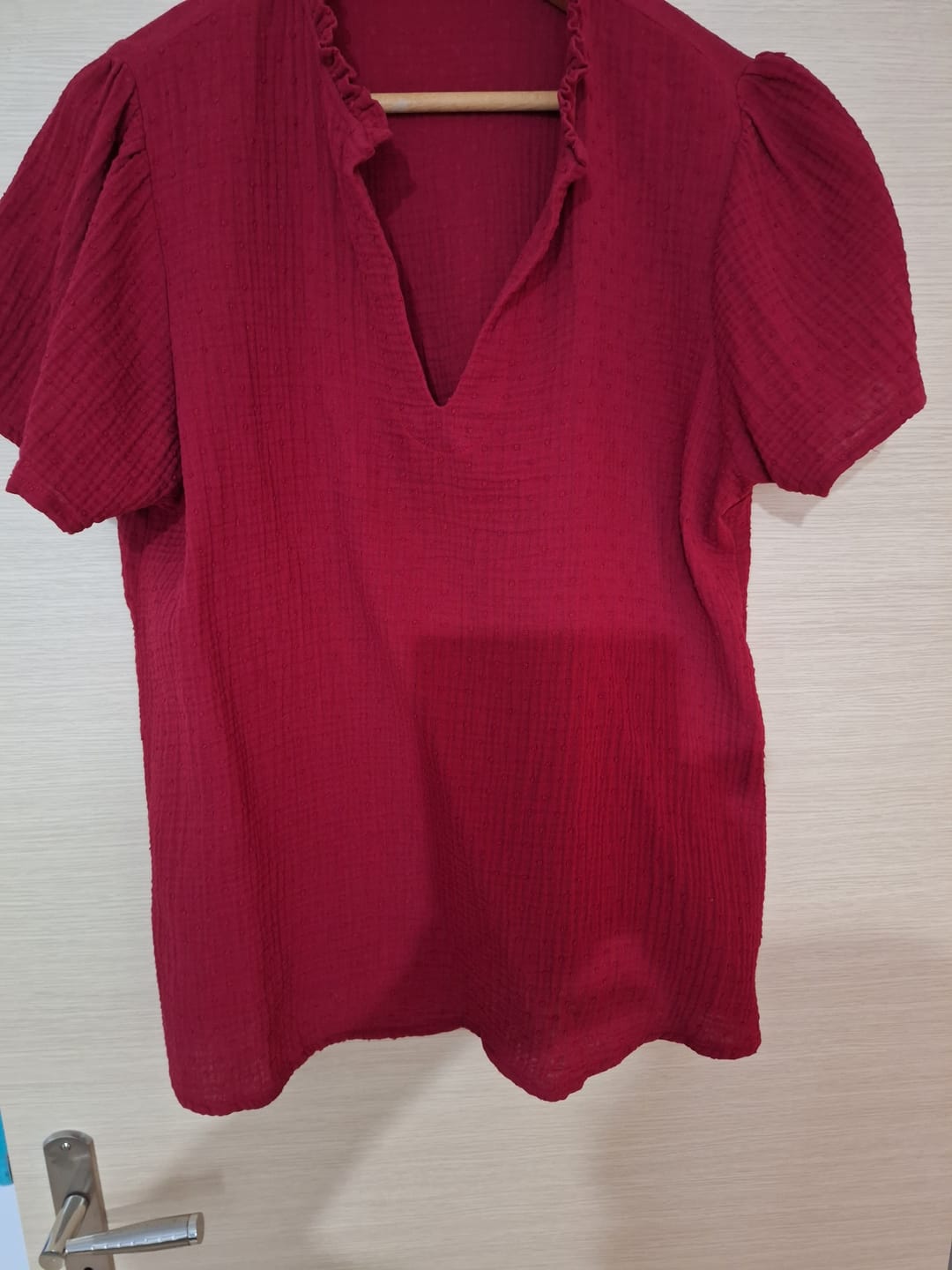 Customer photo review of Blouse Ernestine double gaze de coton plumetis grenat