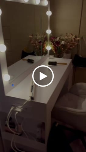 Customer video review of Τραπέζι Μπουντουάρ Μακιγιάζ Μεικαπ με Ντουλάπι Κοσμημάτων Καθρέφτης Λευκό με Φωτισμό LED Ρυθμιζόμενη Φωτεινότητα RD-T127W01