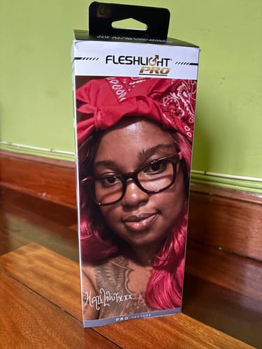Customer photo review of Hazelnutxxx Wet Mouth