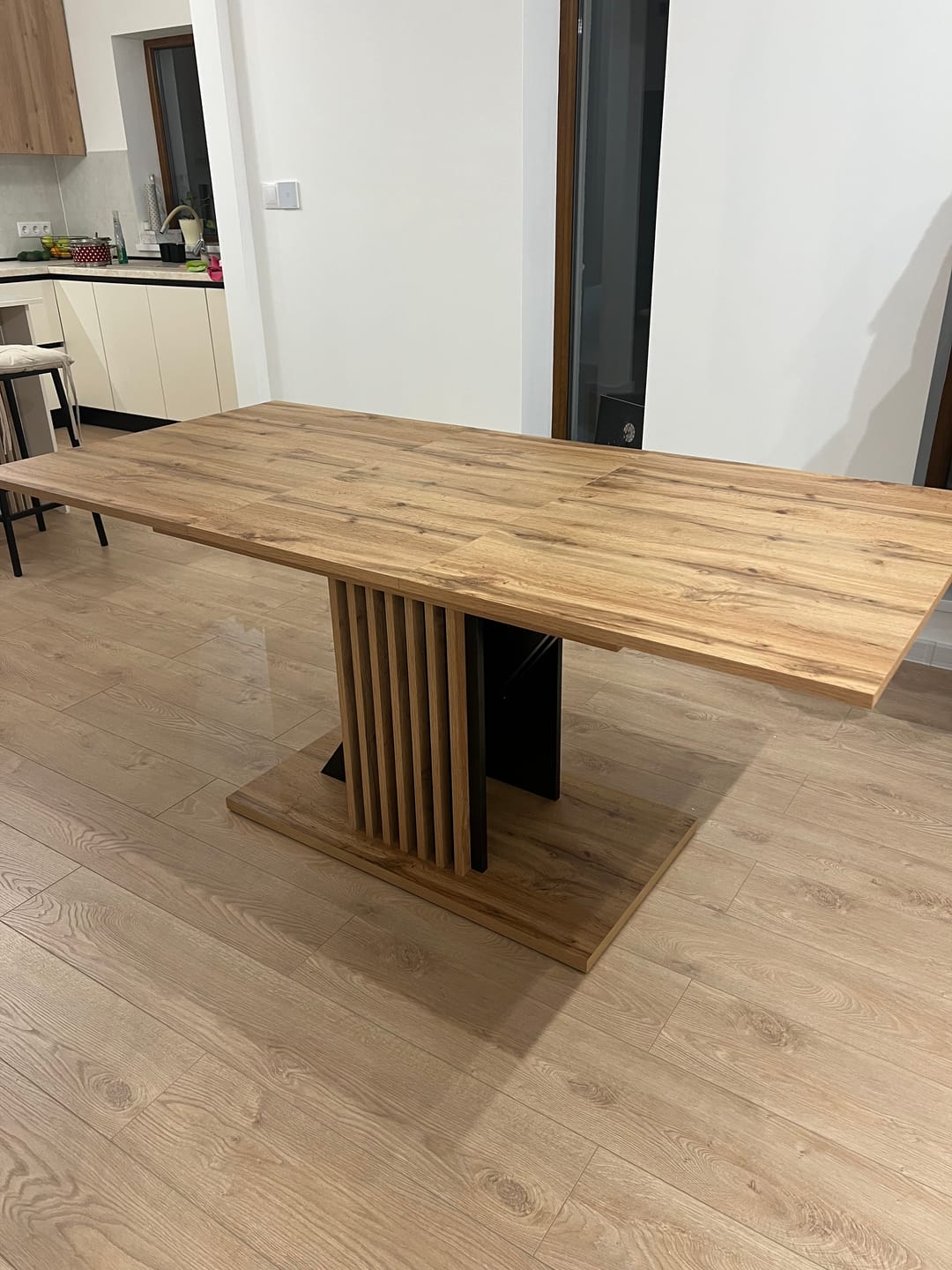Customer photo review of Masa extensibila FABIANO, stejar/negru, PAL laminat, 130/175x85x76 cm