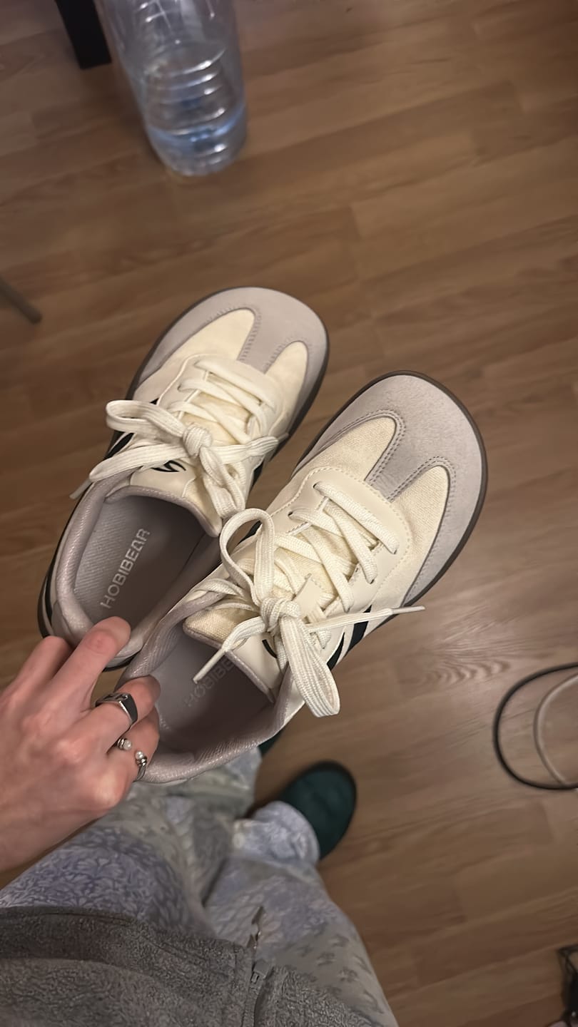 Customer photo review of Lily - Zapatos De Punta Ancha