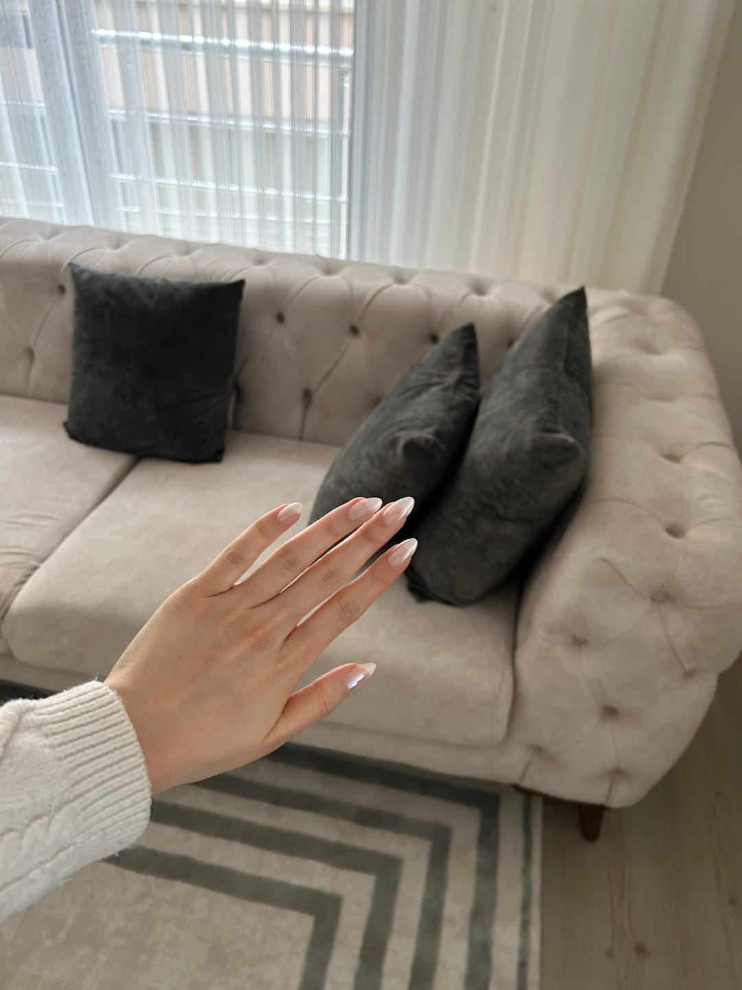 Customer photo review of Shimmer Petal - Short Almond - 30 Adet Takma Tırnak
