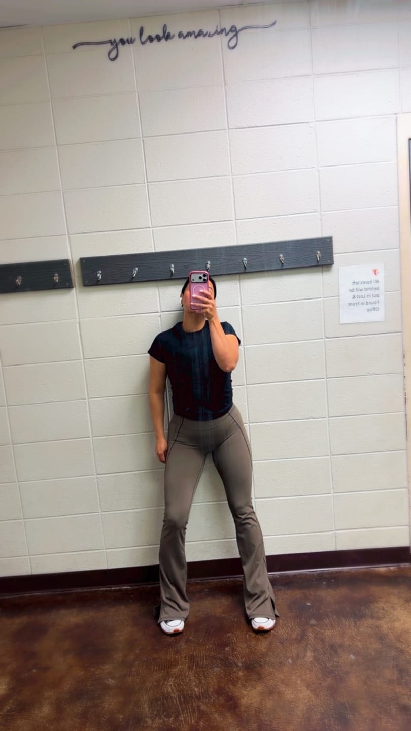 Customer photo review of W285 - Elevate Flare Leggings