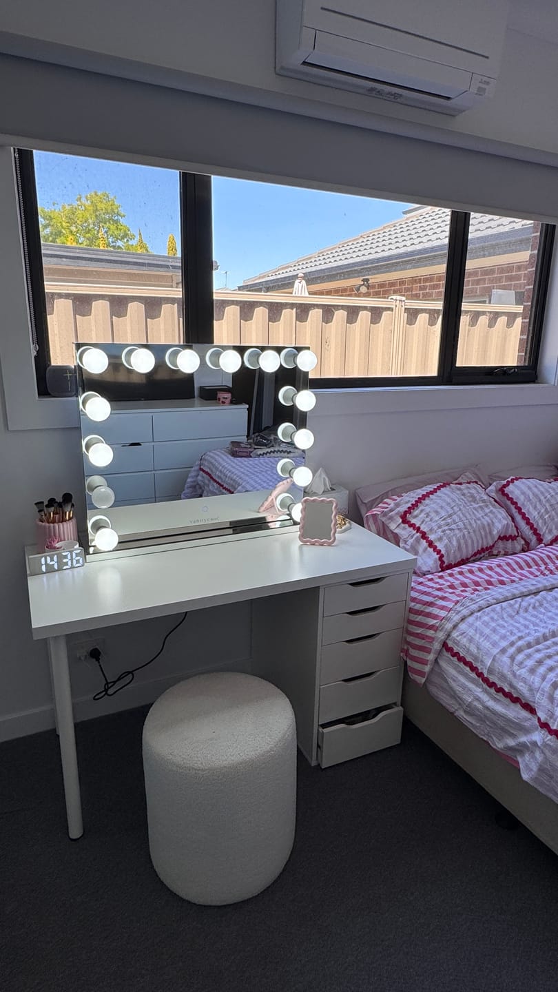 Customer photo review of HIGH QUALITY - VALENTINA Hollywood Makeup Mirror with Tri-Lights