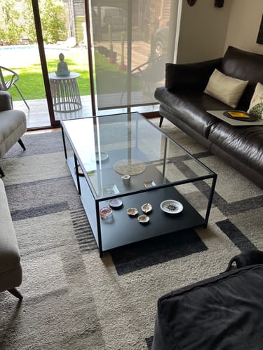 Customer photo review of Mesa de centro Rectangular NEGRA dos niveles METAL GLASS