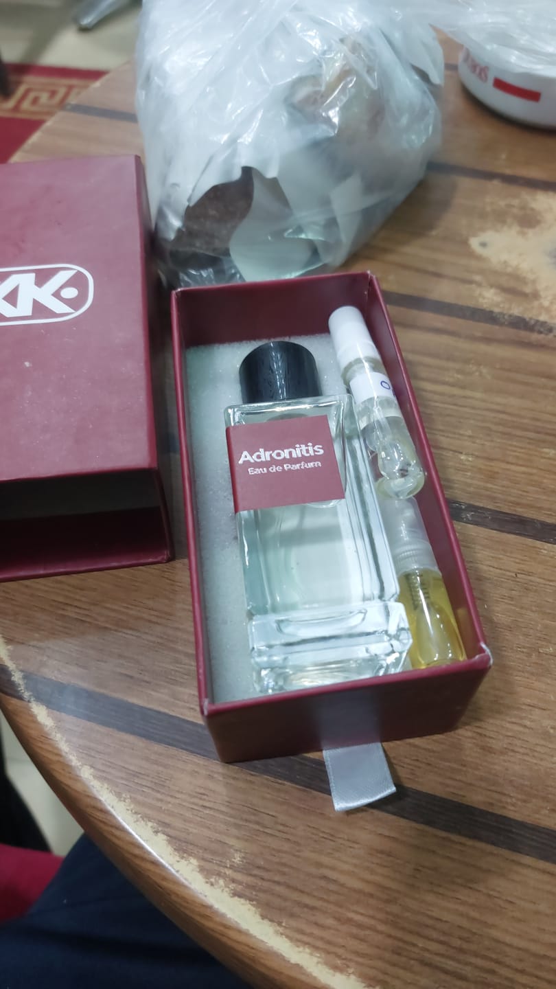 Customer photo review of Adronitis - Eau de Parfum