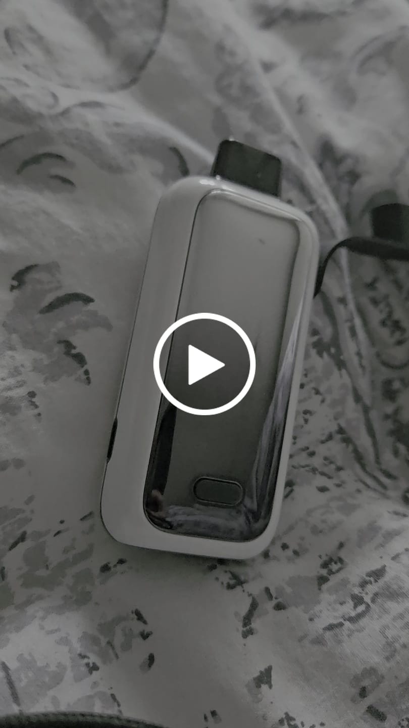 Customer video review of Vozol Star 20.000