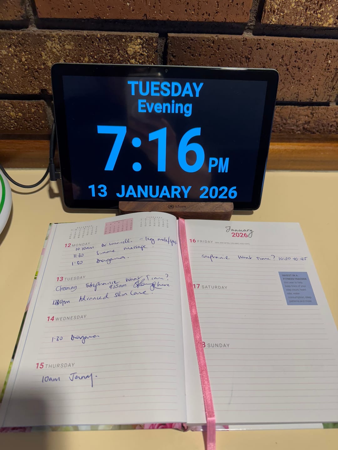 Customer photo review of Idem Smart Clock