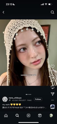 レビューアーの顔のクローズアップ。One&Only Kristin - ブラウンを着用しています。