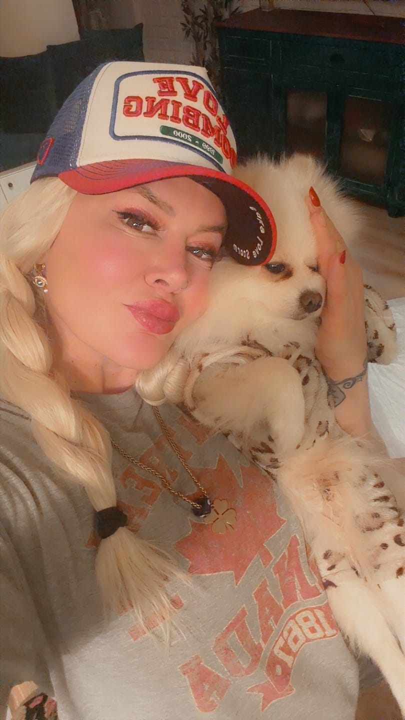 Customer photo review of Trucker Hat - Generation Collection - Bombing - Mavi