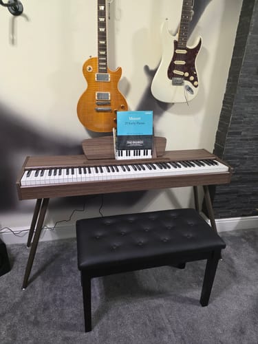 Customer photo review of Donner DDP-80 Wooden Style Weighted Digital Piano