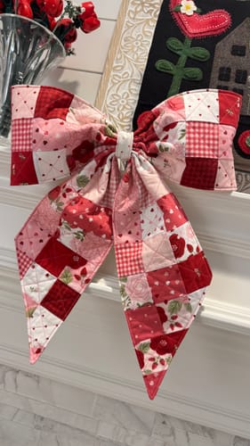 Customer photo review of Vintage Charm Bow - Valentines Patchwork